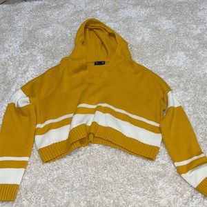Cropped Mustard yellow and white sweater